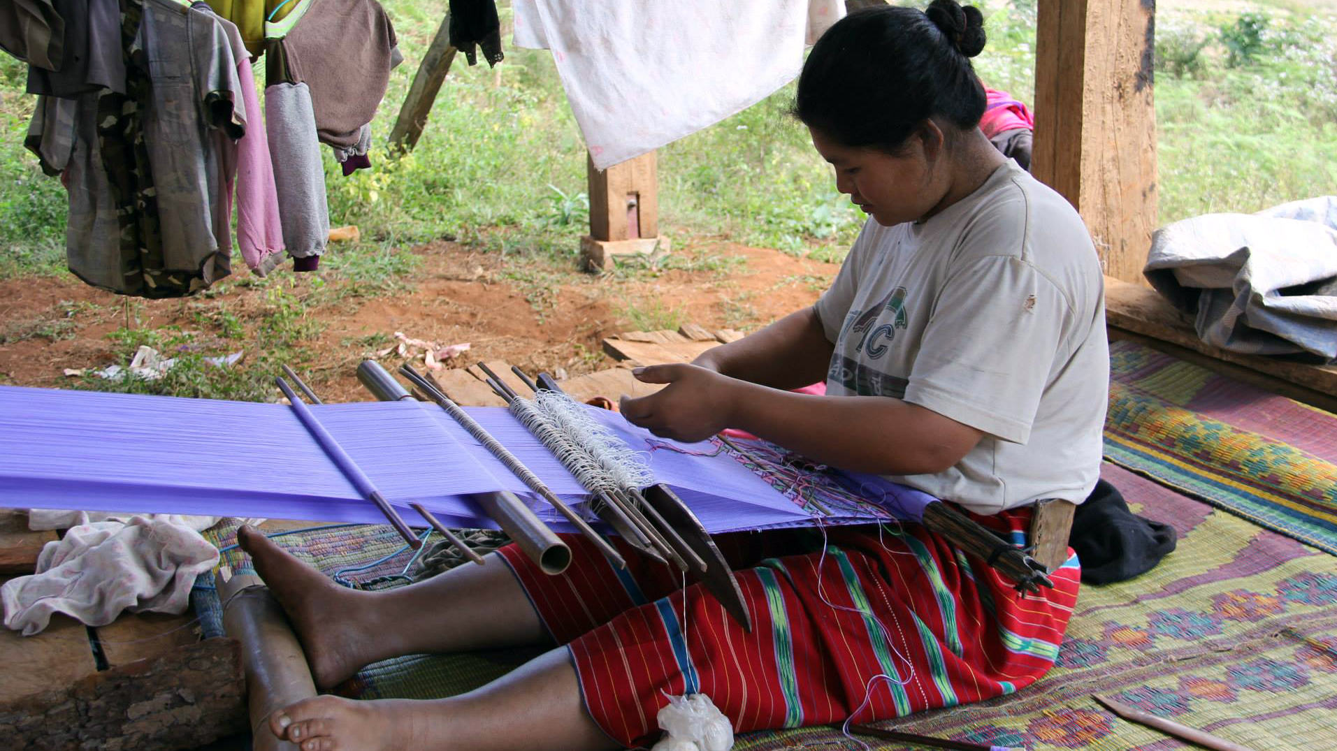 Karen lady weaving